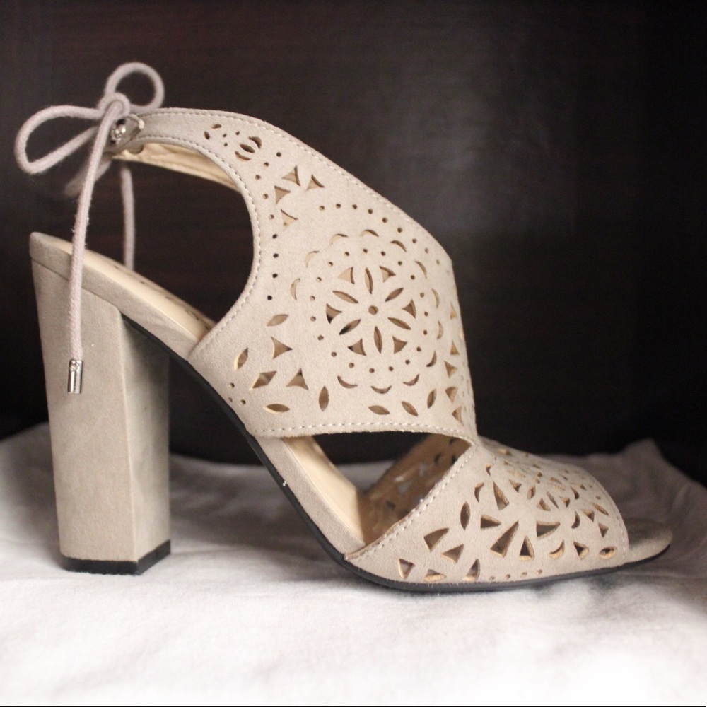 Grey guess heels, size 7